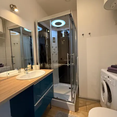 Uno Apartment